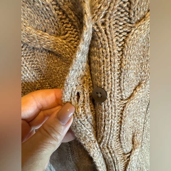 Old Navy size LARGE tan cardigan button down V neck sweater, cable knit detail - Picture 4 of 10